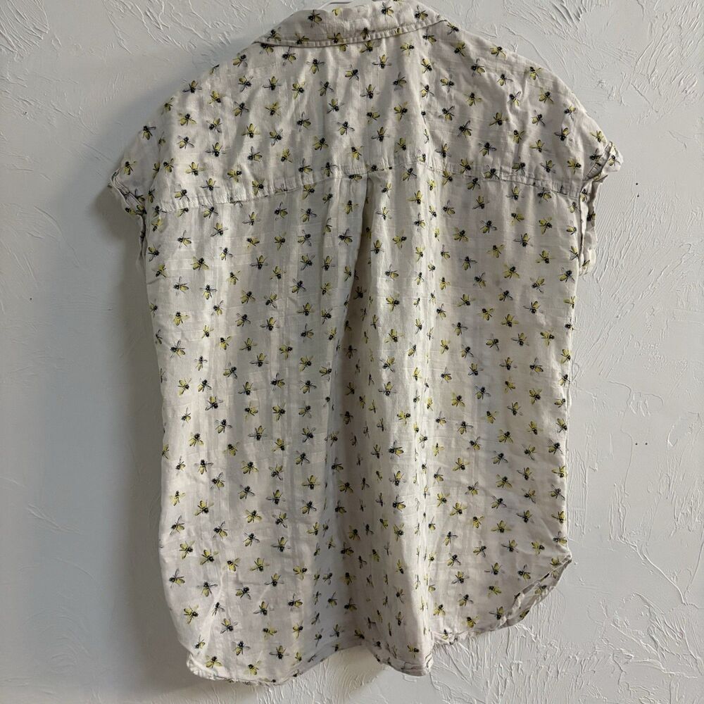 Jane and Delancey Women's Button-Up Top M White Bee Print Collared Short Sleeve - Picture 3 of 4